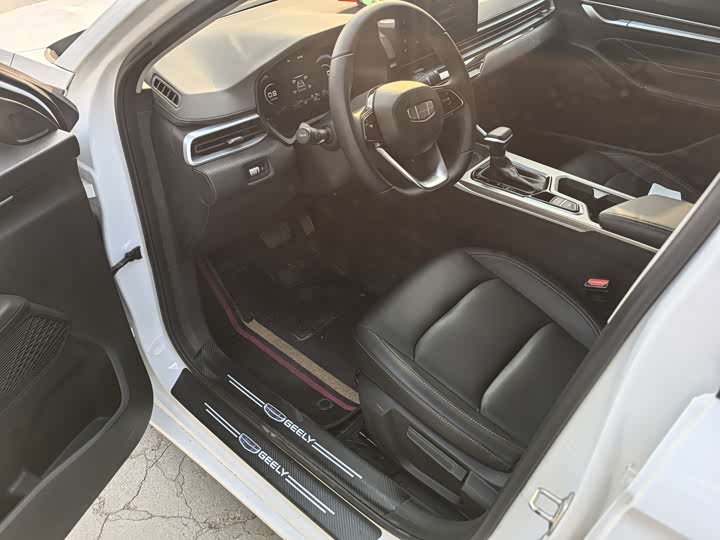 Geely Emgrand 2025 2025款 第4代 1.5L CVT龙腾版