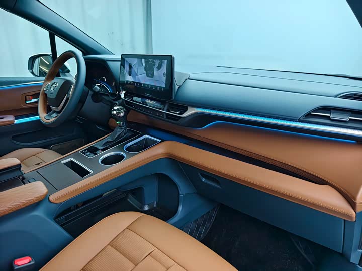 Toyota Granvia 2026 2026款 2.5L混动 舒适版