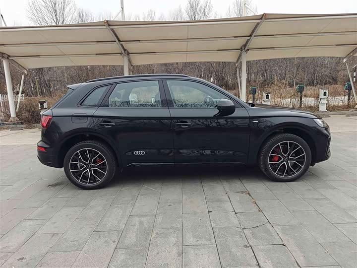 Audi Q5L 2026 2026款 45周年典藏版 45 TFSI 豪华动感型