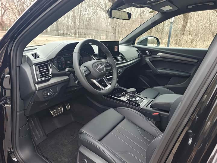 Audi Q5L 2026 2026款 45周年典藏版 45 TFSI 豪华动感型