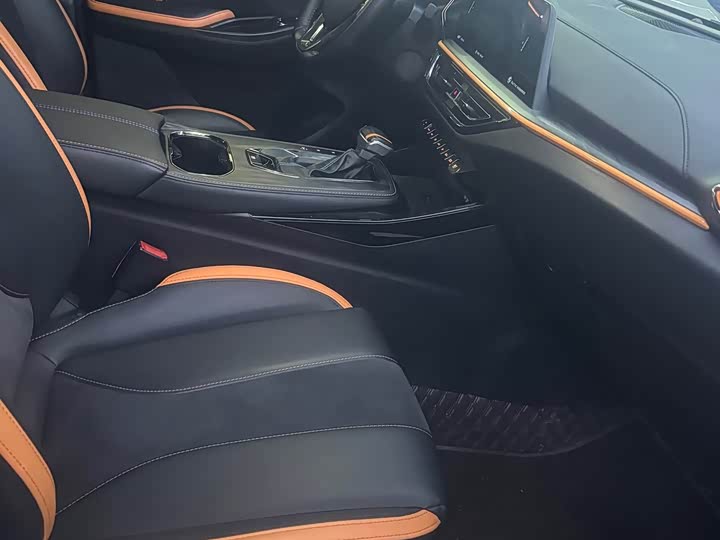 Changan Oshan X5 2022 2022款 运动版 1.5T DCT飓风音速