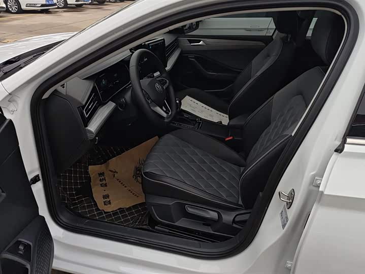 Volkswagen Sagitar L 2025 2025款 300TSI DSG超越版