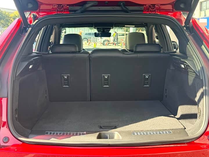 Cadillac XT4 2024 2024款 28T 两驱尊贵型