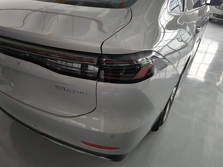 Geely Galaxy A7 2025 2025款 EM-i 150km 探索+版