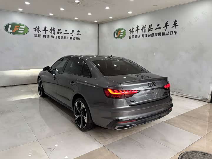 Audi A4L 2025 2025款 200万辆悦享版 40 TFSI 豪华动感型 B&O 星夜版