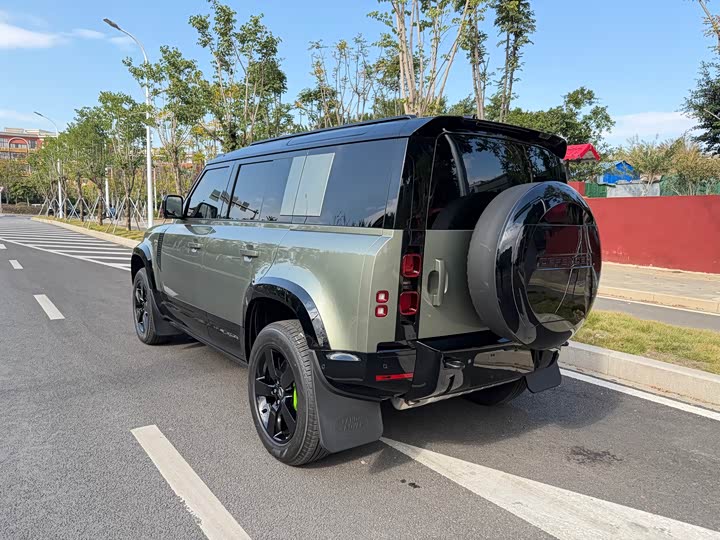 Land Rover Defender 2025 2025款 110 3.0T P400 X-Dynamic HSE