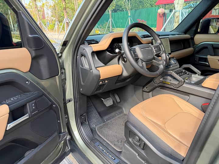 Land Rover Defender 2025 2025款 110 3.0T P400 X-Dynamic HSE