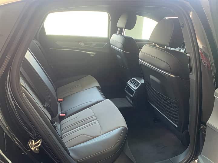 Audi A6L 2024 2024款 45 TFSI 臻选动感型