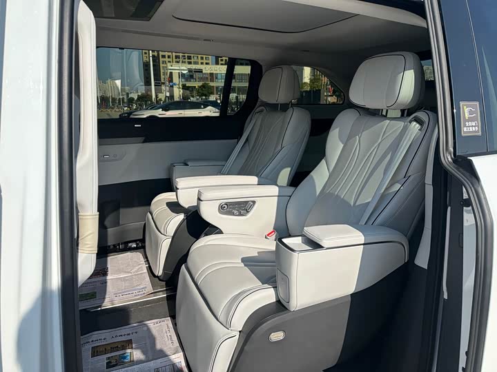 XPeng X9 2025 2025款 纯电 650长续航 Max