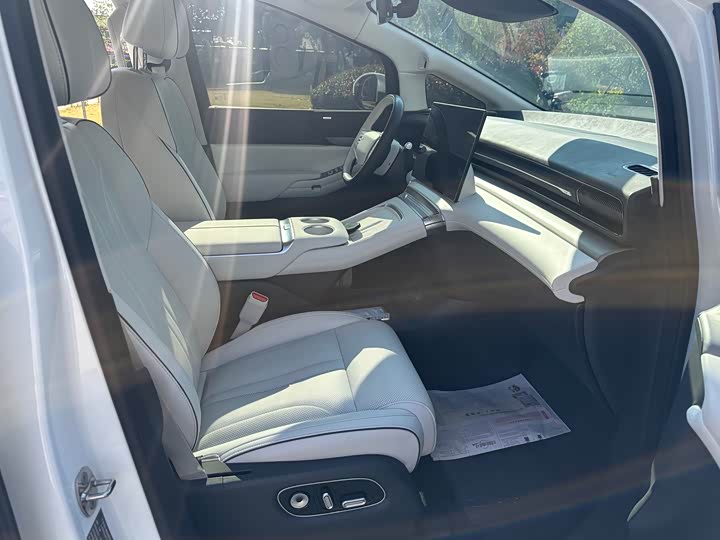 XPeng X9 2025 2025款 纯电 650长续航 Max