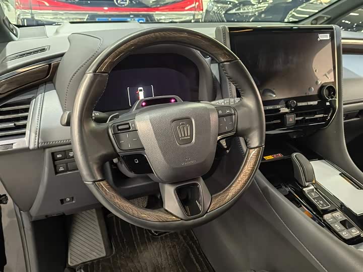 Toyota Vellfire 2024 2024款 皇冠 双擎 2.5L 至尊行政版