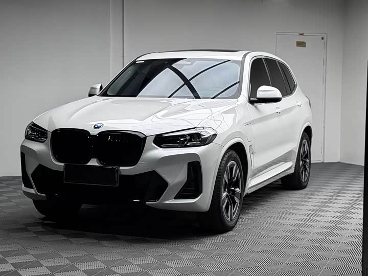 2024 BMW iX3