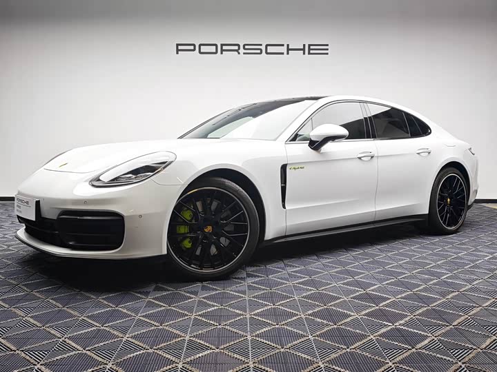 2023 Porsche Panamera Hybrid