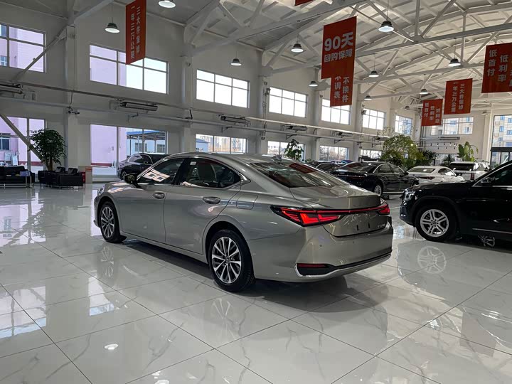Lexus ES 2025 2025款 200 臻享版
