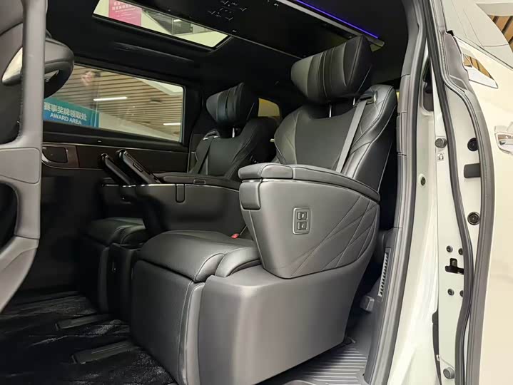 Toyota Alphard 2024 2024款 双擎 2.5L 尊贵版