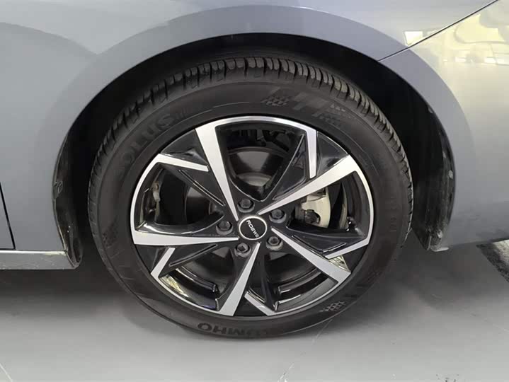 Roewe i5 2023 2023款 1.5L CVT尊荣版