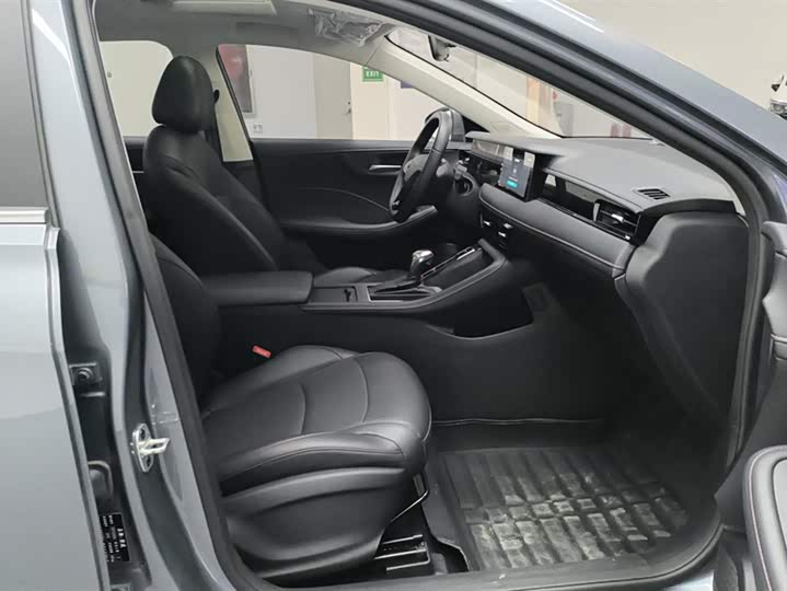 Roewe i5 2023 2023款 1.5L CVT尊荣版