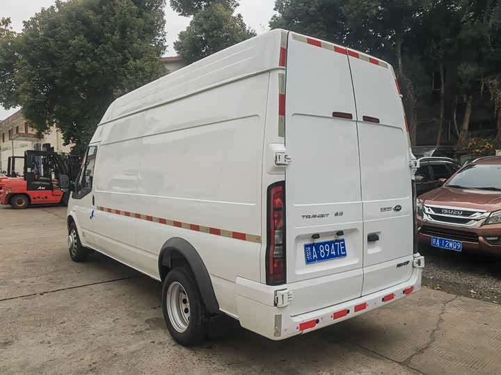 Ford Transit New 2022 2022款 2.2T手动物流车Pro中轴7座中高顶