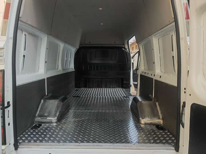 Ford Transit New 2022 2022款 2.2T手动物流车Pro中轴7座中高顶