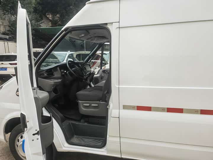 Ford Transit New 2022 2022款 2.2T手动物流车Pro中轴7座中高顶