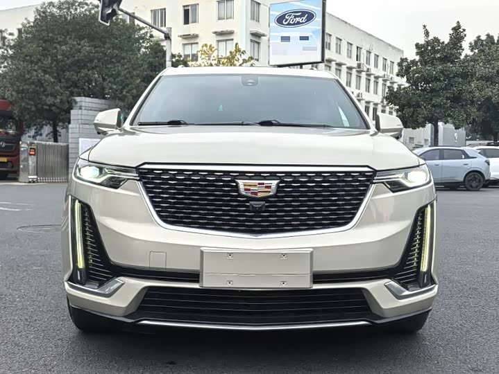 Cadillac XT6 2022 2022款 2.0T 六座四驱豪华型