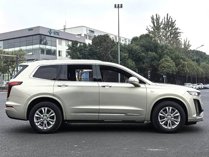 Cadillac XT6 2022 2022款 2.0T 六座四驱豪华型