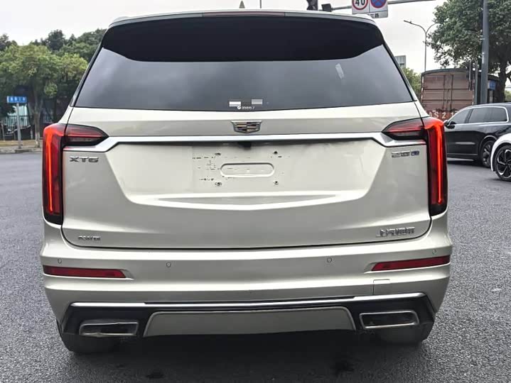 Cadillac XT6 2022 2022款 2.0T 六座四驱豪华型
