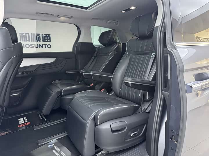 Roewe iMax 8 2022 2022款 400TGI 旗舰版