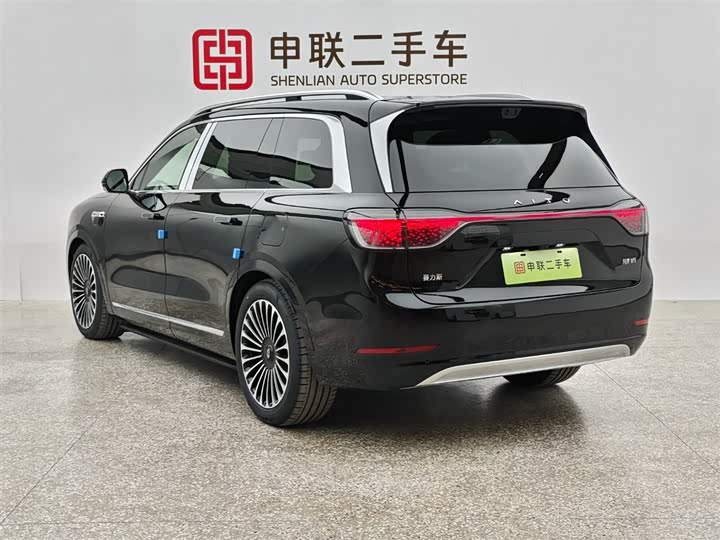 Aito M9 2025 2025款 增程 Ultra版 52kWh 6座版