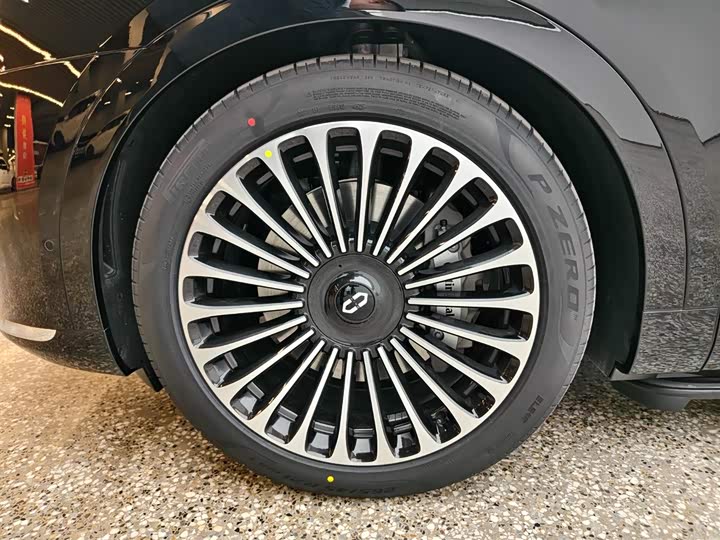 Aito M9 2025 2025款 增程 Ultra版 52kWh 6座版