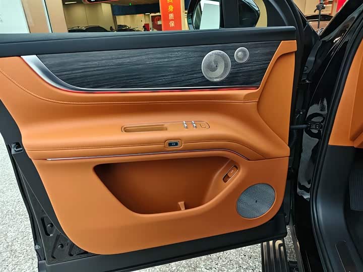 Aito M9 2025 2025款 增程 Ultra版 52kWh 6座版