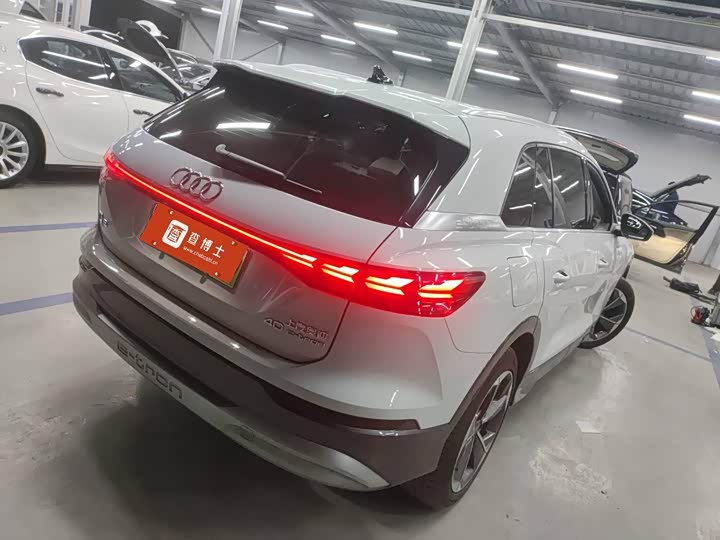 Audi Q5 e-tron 2023 2023款 40 e-tron 闪耀型 锦衣套装