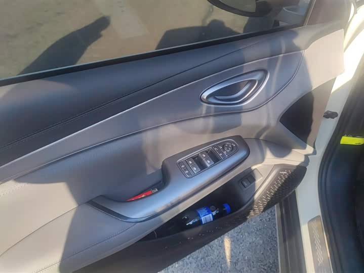 BYD Seal 07 DM-i Hybrid 2025 2025款 智驾版 DM-i 1.5L 125km 尊贵型