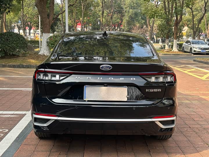 Ford Mondeo 2025 2025款 2.0T EcoBoost 豪华型