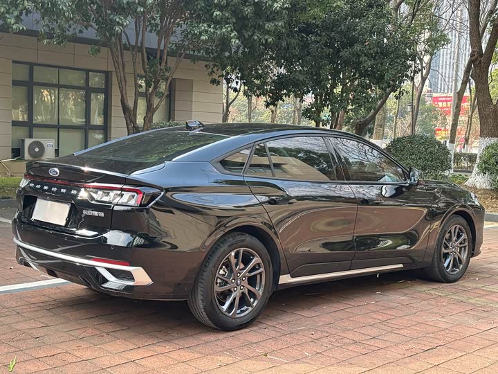 Ford Mondeo 2025 2025款 2.0T EcoBoost 豪华型