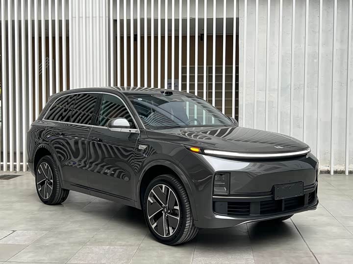 LiXiang L8 2025 2025款 Ultra 智能焕新版