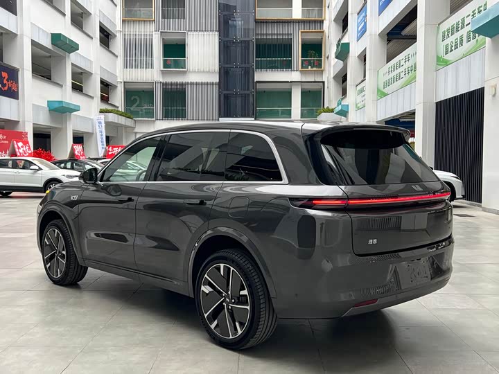 LiXiang L8 2025 2025款 Ultra 智能焕新版