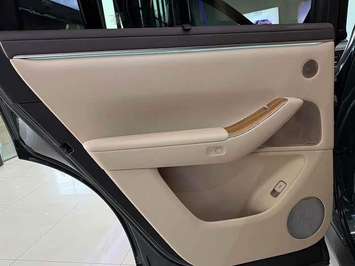 Aito M7 2026 2026款 增程 Max四驱版 6座