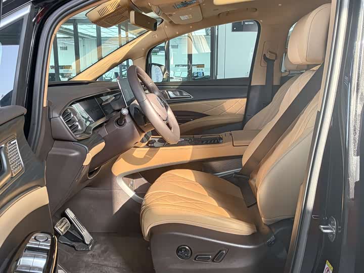 Denza D9 2025 2025款 DM-i 智驾版 1020 四驱旗舰型