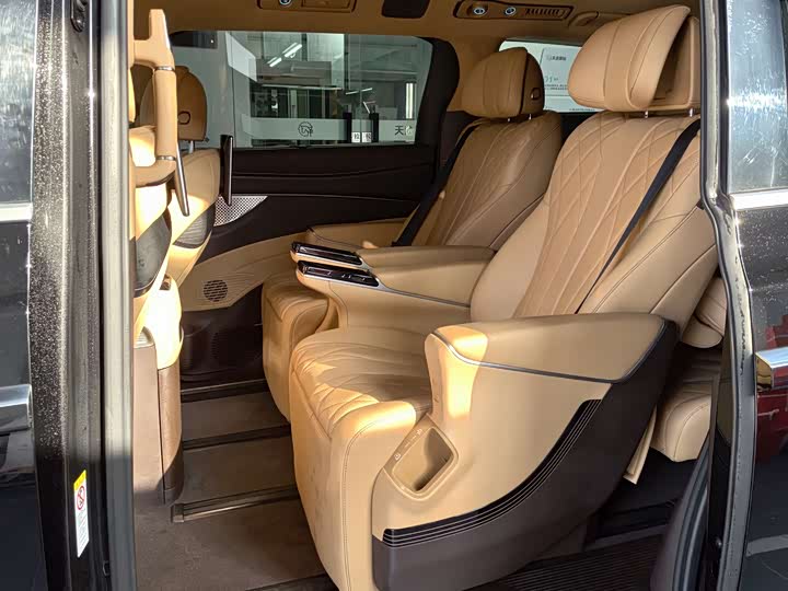 Denza D9 2025 2025款 DM-i 智驾版 1020 四驱旗舰型