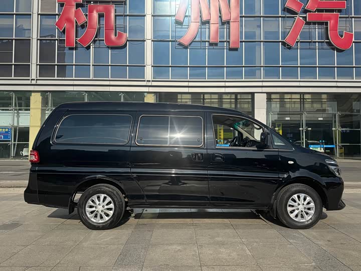 Dongfeng Forthing Lingzhi M5 EV 2022 2022款 普通版 基本型 7座
