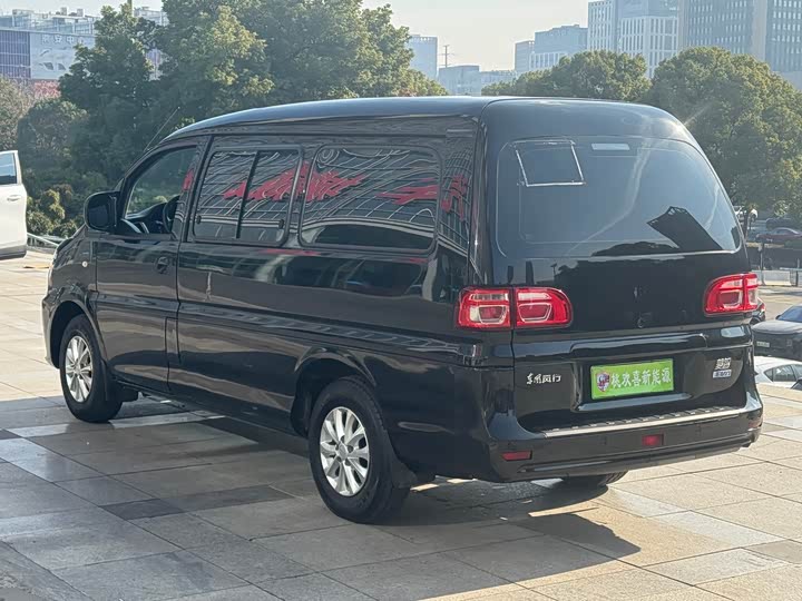 Dongfeng Forthing Lingzhi M5 EV 2022 2022款 普通版 基本型 7座
