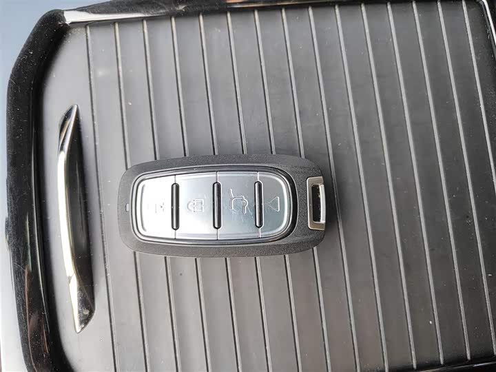 Hozon U 2023 2023款 哪吒U-Ⅱ 400 U秀版 三元锂