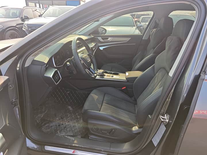 Audi A6 2024 2024款 Avant 先锋派 45 TFSI 臻选动感型