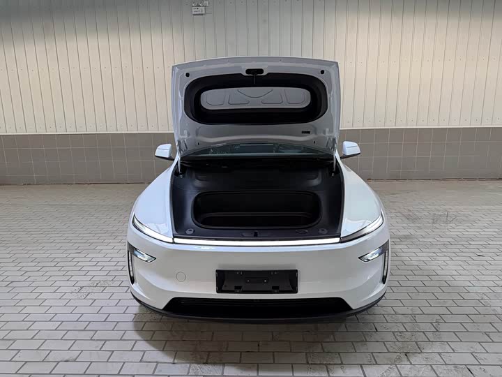 Tesla Model Y 2025 2025款 长续航全轮驱动版