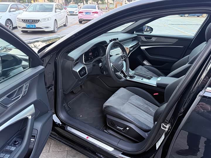 Audi A6L 2025 2025款 40 TFSI 豪华动感型