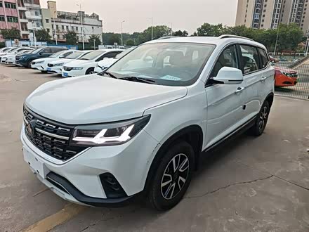 Dongfeng Forthing T5 2022 2022款 盛世款 1.5T 自动逐梦版五座