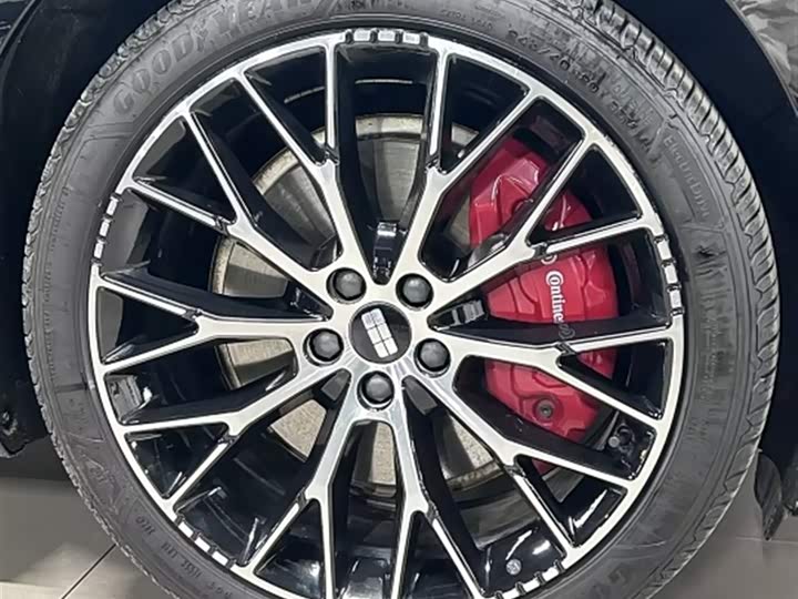 Geely Galaxy E8 2025 2025款 620km 四驱星舰激光雷达智驾版