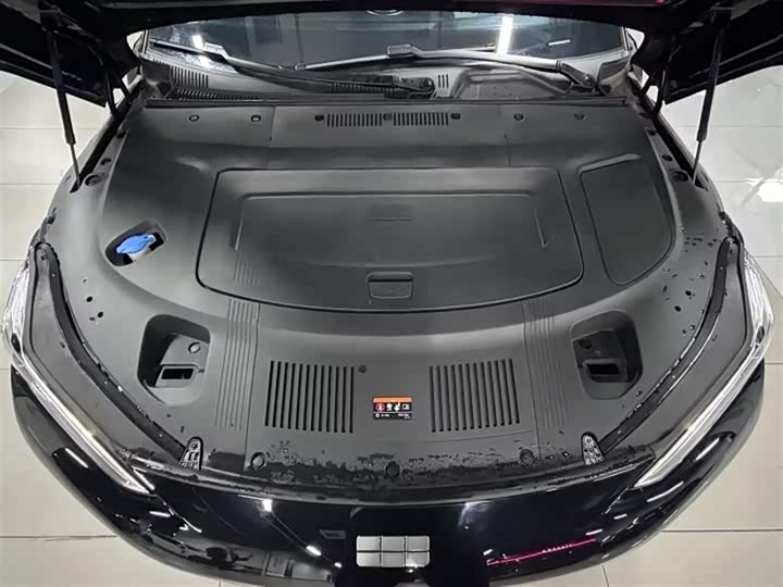 Geely Galaxy E8 2025 2025款 620km 四驱星舰激光雷达智驾版