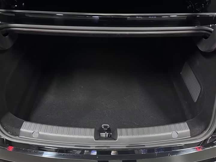 Geely Galaxy E8 2025 2025款 620km 四驱星舰激光雷达智驾版